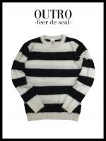 OUTRO-feer de seal- Feather Yarn Knit WHTBLK